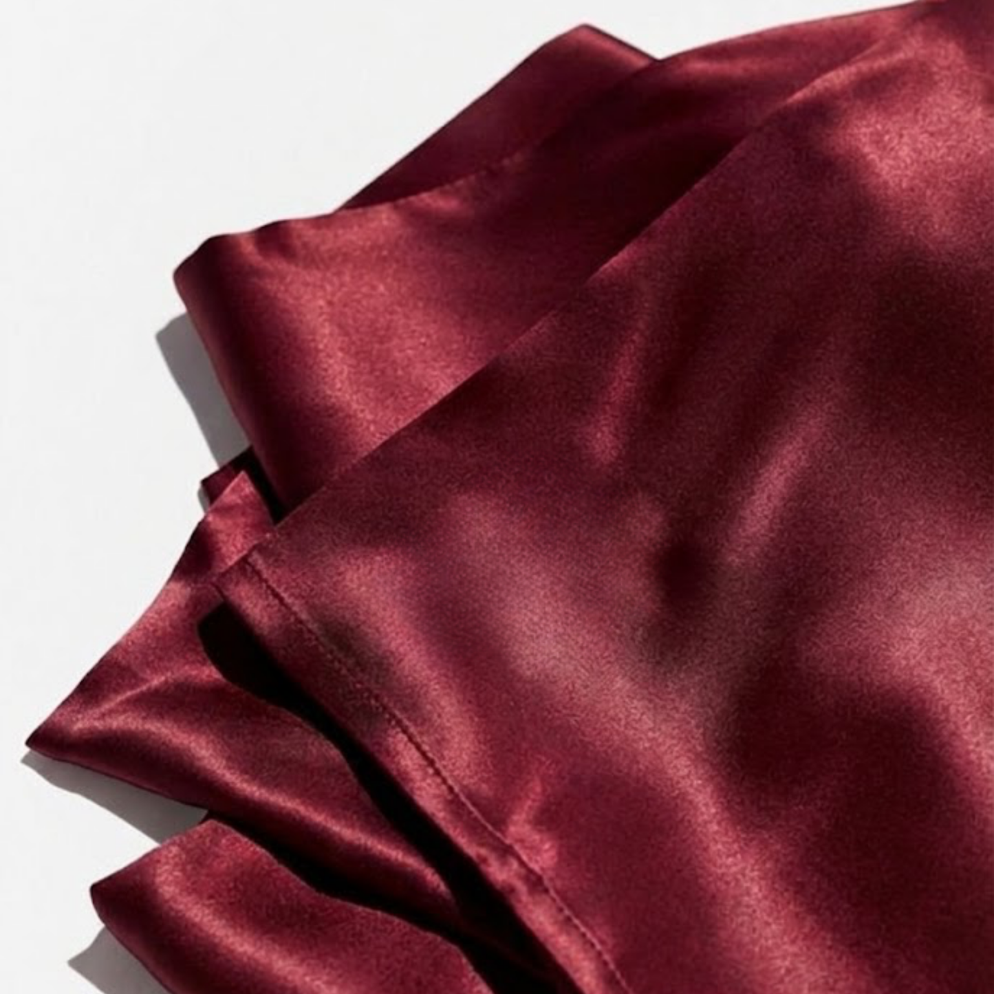 Elizabeth – İsminize Özel İşlemeli Premium Vegan Saten Güzellik Yastık Kılıfı